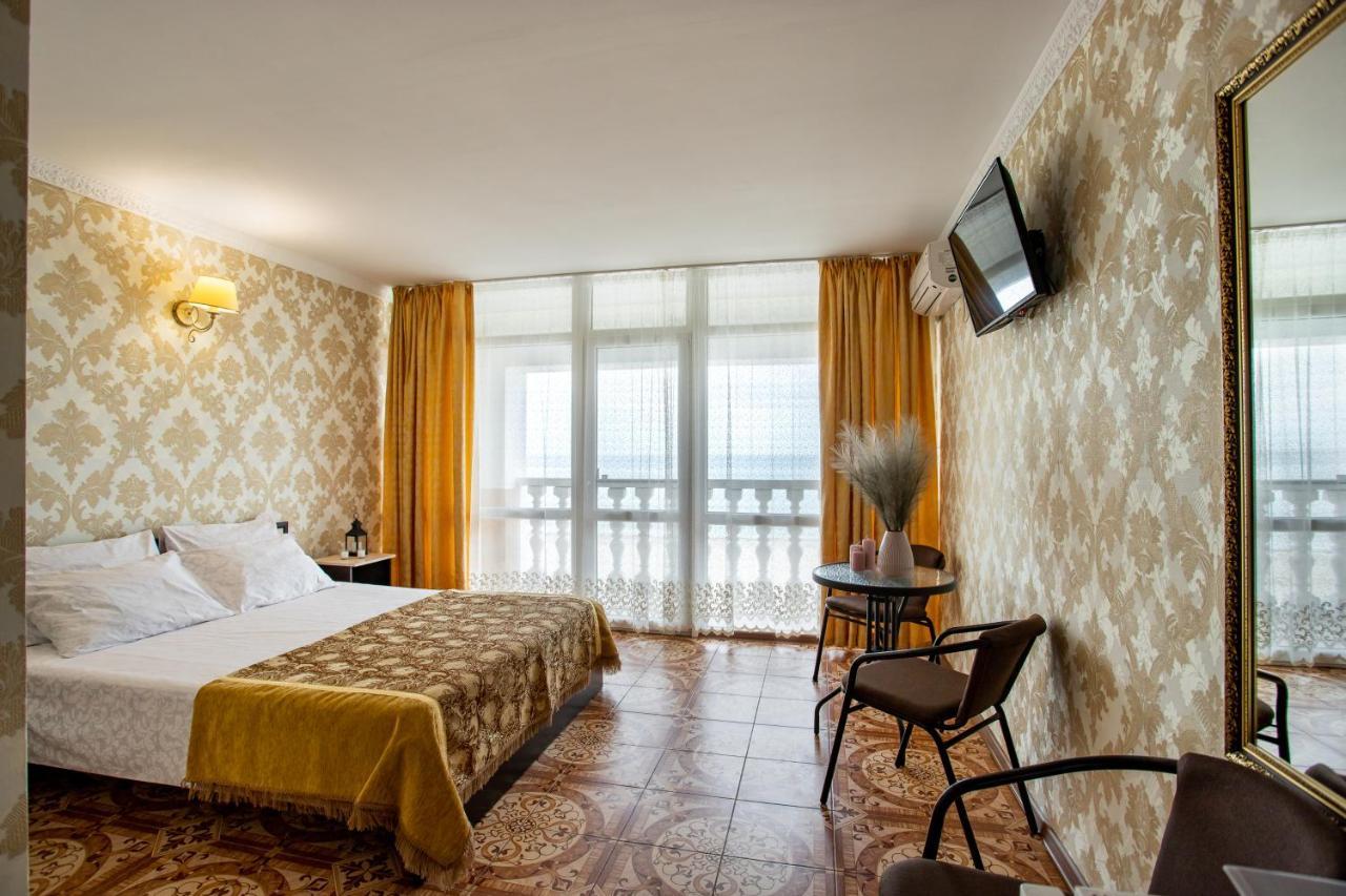 Олимп Hotel Zaliznyy Port Exterior foto