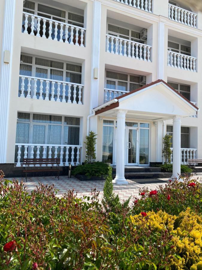 Олимп Hotel Zaliznyy Port Exterior foto